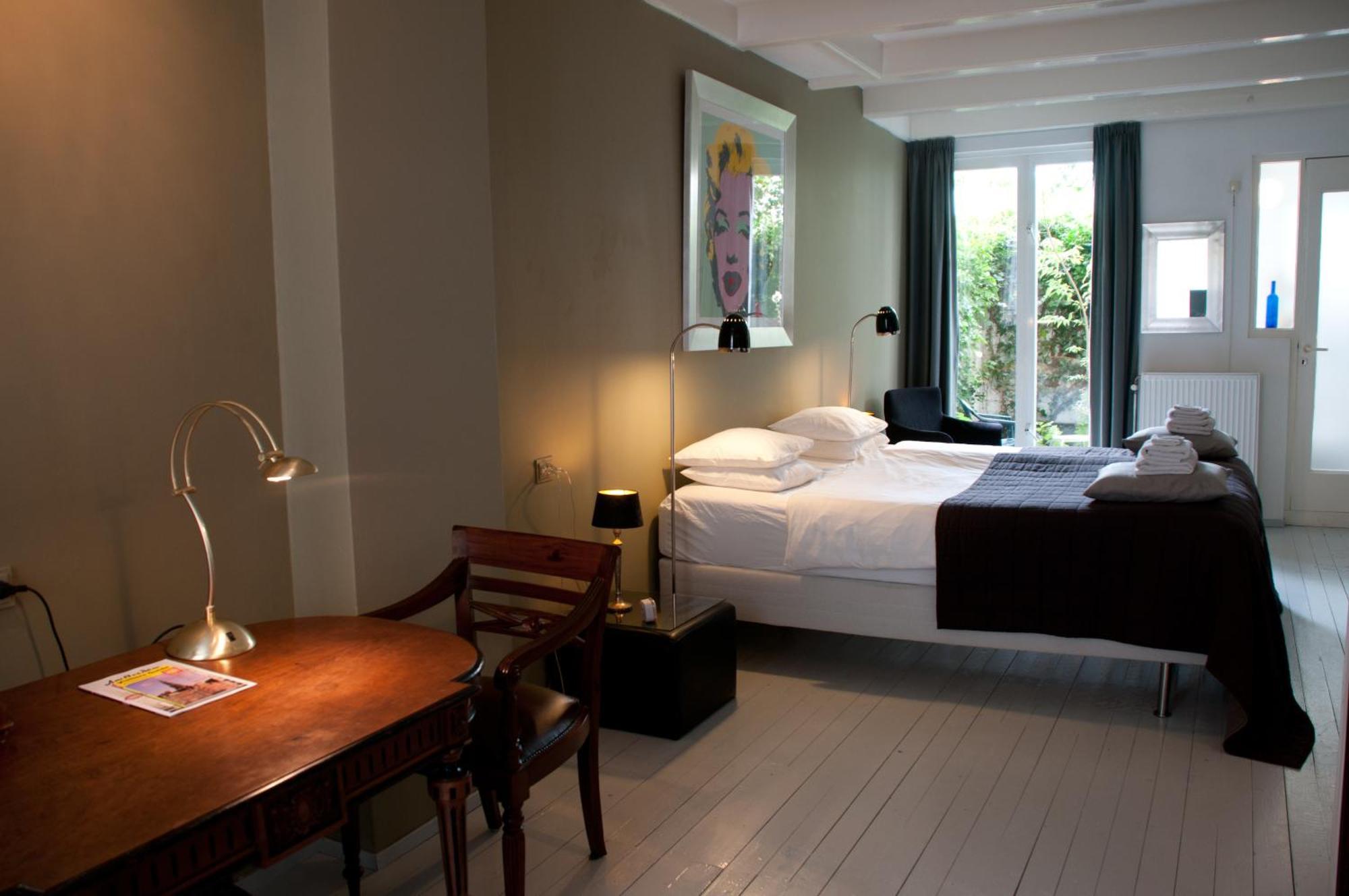 Bed & Breakfast Westviolet Bed & Breakfast Amsterdam Exterior photo